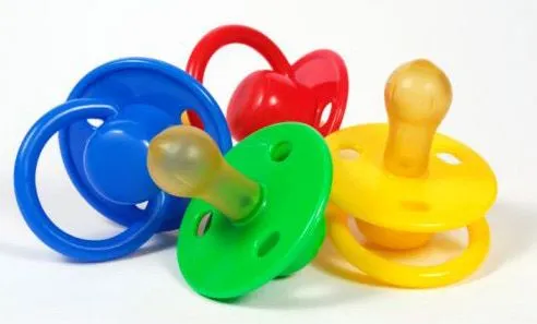 O uso da chupeta e os dentes da criança. Será ruim ?