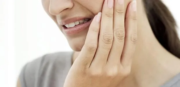 Sensibilidade nos Dentes: Veja os 9 Principais Motivos e Como Curar